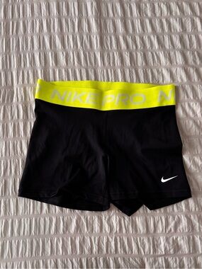Nike Pro Dri Fit High Waist Shorts